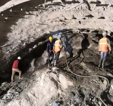 禹州隧道拱顶带模注浆料，微膨胀注浆料的特点及施工工艺